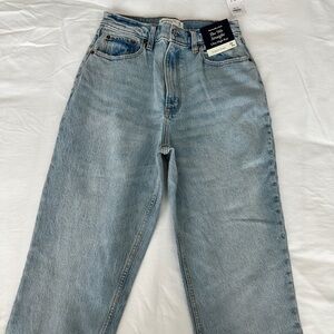 ABERCROMBIE Curve Love Ultra High Rise 90s Straight Jean (long)